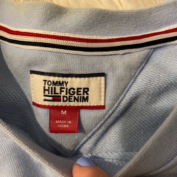 brand new tommy hilfiger sweater - Picture 2 of 2